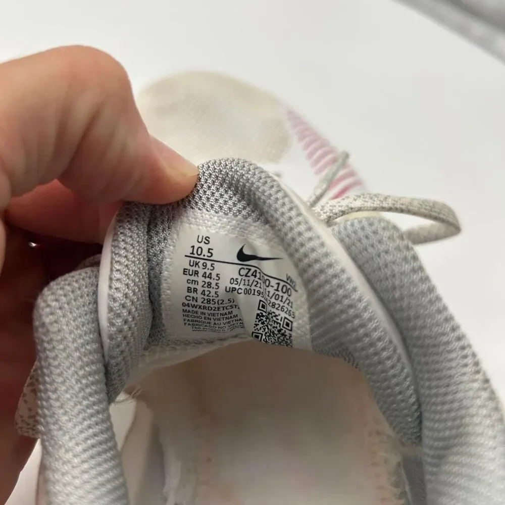 Nike Men's White and Grey Trainers